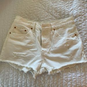 Levi white shorts